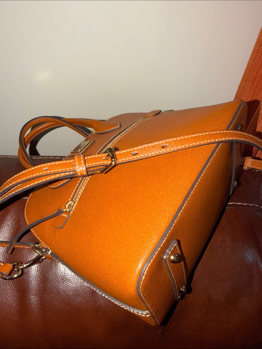 ‼️Dooney & Bourke Domed Leather Satchel Crossbody Bag - Picture 9 of 11